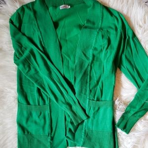Green cardigan with pockets